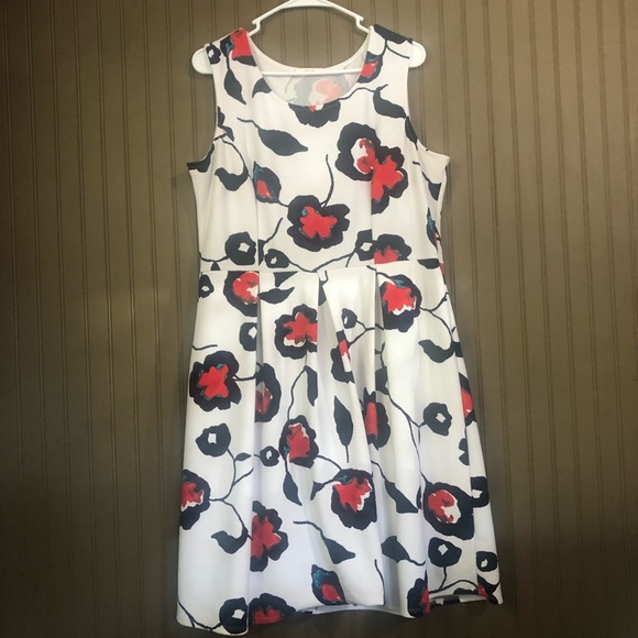 Le Lis Floral Dress - Picture 2 of 2